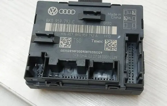Audi A5 8T 8F Door control unit/module 8K0959792A 8K0959792C