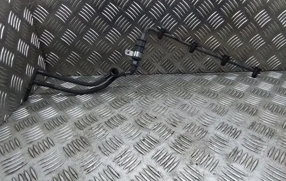 Nissan Qashqai+2 Fuel return line/hose 