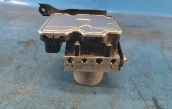 Nissan X-Trail T33 ABS Pump 476606RA4B