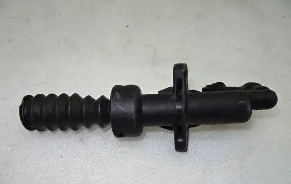 Peugeot 3008 I Clutch slave cylinder 