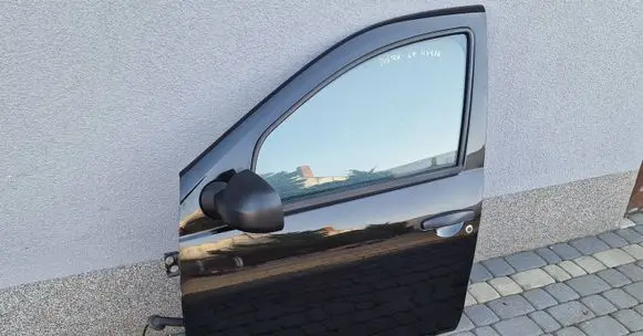 Dacia Duster Front door 