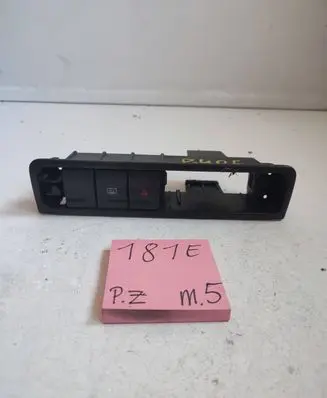 Peugeot 406 Central console control unit 32847298