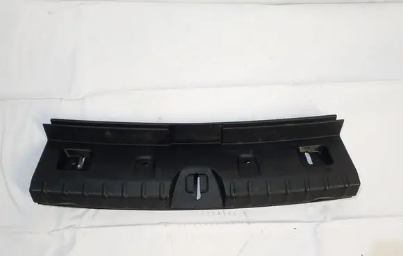 Trunk/boot sill cover protection