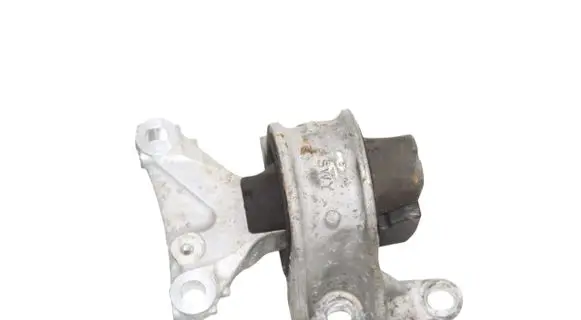 Honda CR-V Engine mount bracket