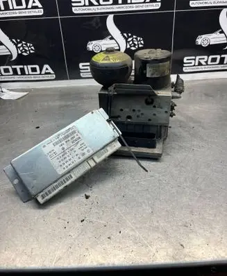 Mercedes-Benz E W211 ABS Pump A0054318112