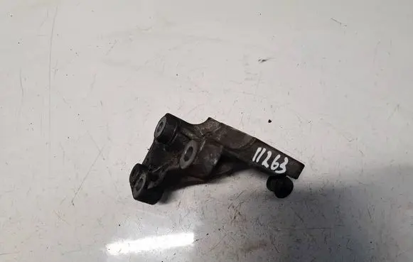 Volvo V70 Engine mounting bracket 86341232