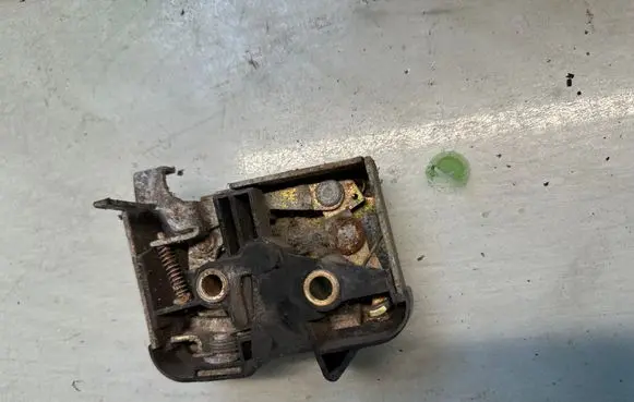 Volkswagen Transporter - Caravelle T3 Rear door lock 251837016A