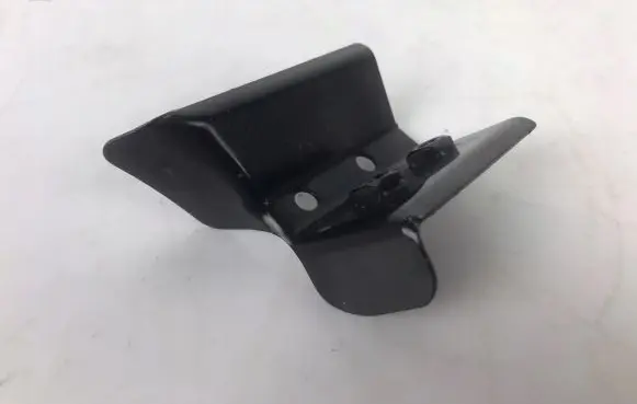 Skoda Fabia Mk2 (5J) Fender mounting bracket 6Q0810680C