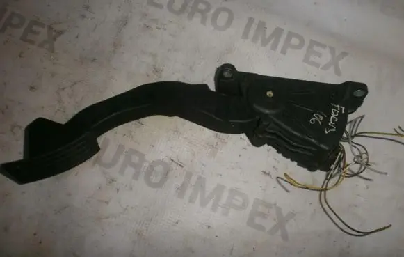 Ford Focus Accelerator throttle pedal 4m519f836bh