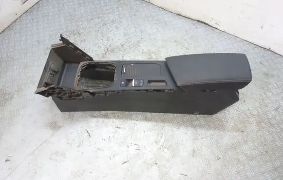 Renault Megane IV Center console