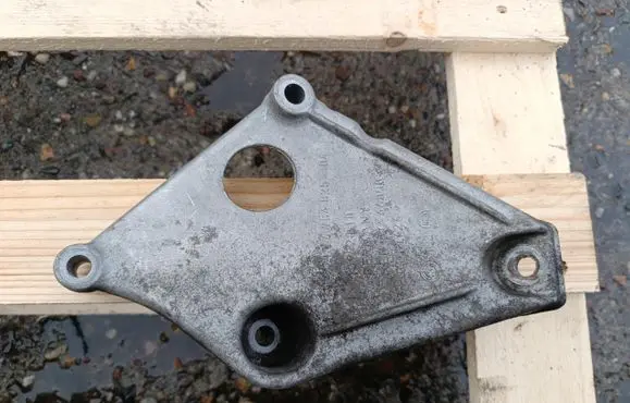 BMW X3 F25 Engine mounting bracket