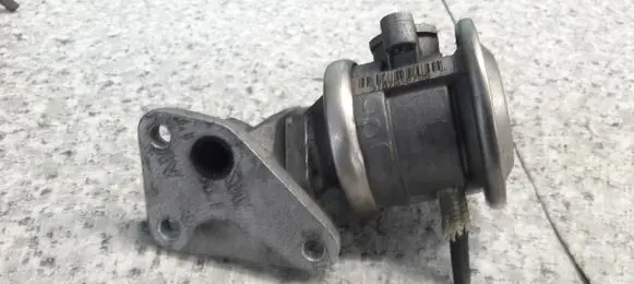 Audi A8 S8 D2 4D EGR valve 078131101