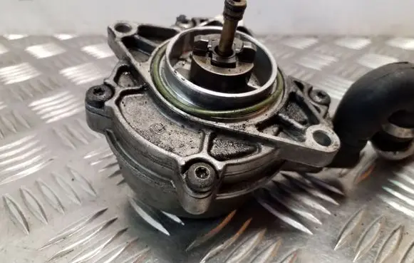 Audi A6 S6 C5 4B Vacuum pump 72218501