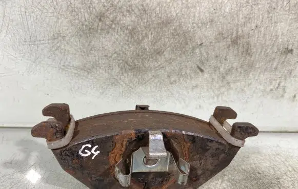 Volkswagen Golf IV Brake pads (front) 