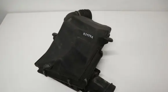 BMW 8 E31 Air intake duct part 13711702194