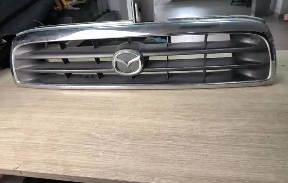 Mazda B2000 - B2200 Front grill
