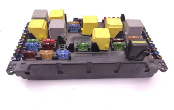 Mercedes-Benz Vito Viano W639 Fuse module A6395450801 518878103 ZGS001