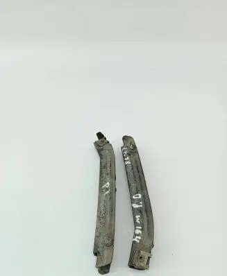 Mercedes-Benz ML W164 Front bumper mounting bracket A1648800414