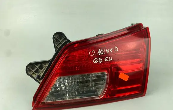Subaru Legacy Tailgate rear/tail lights 132-20072 13220072
