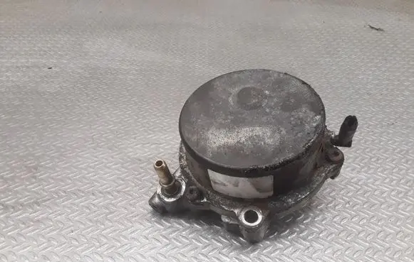 Opel Zafira B Vacuum pump