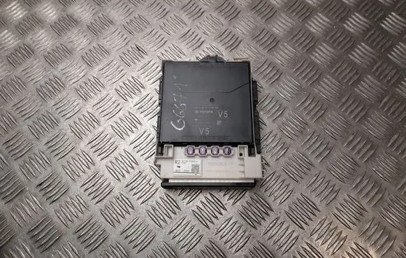 Toyota RAV 4 (XA50) Fuse box set 8273042890