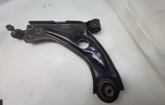 Peugeot 3008 II Front lower control arm/wishbone