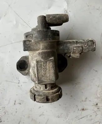 Suzuki Grand Vitara I Turbo solenoid valve 9635704380