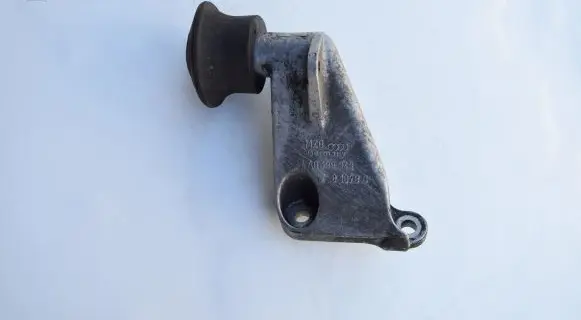 Audi A6 S6 C4 4A Engine mounting bracket 4A0199343