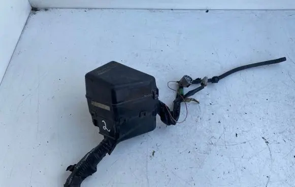 Toyota Avensis T220 Fuse module 69983