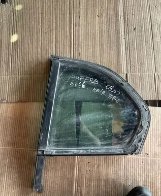 Skoda Superb B6 (3T) Rear vent window glass 