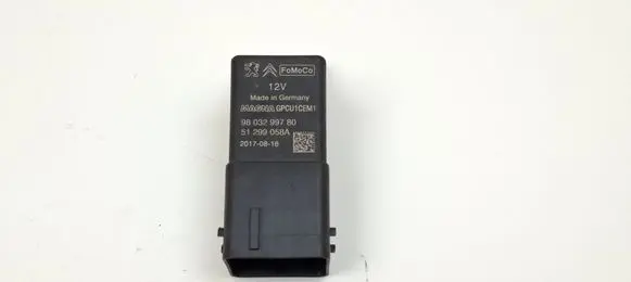 Opel Crossland X Glow plug pre-heat relay 9803299780 20170816 51299058A