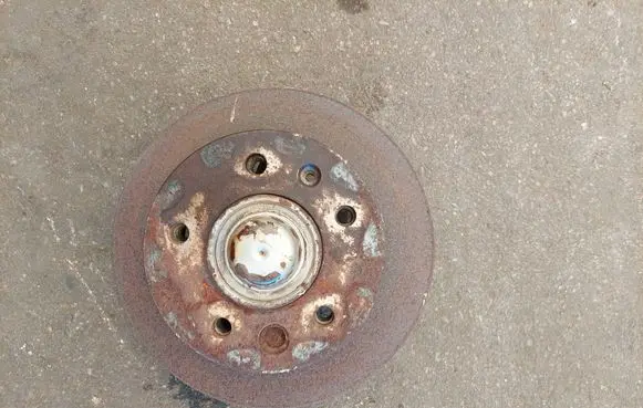 Mercedes-Benz Sprinter W901 W902 W903 W904 Front wheel hub spindle knuckle A9063303620