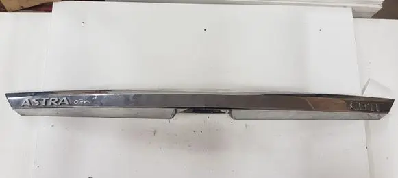 Opel Astra H Tailgate trim 461088395 13223917