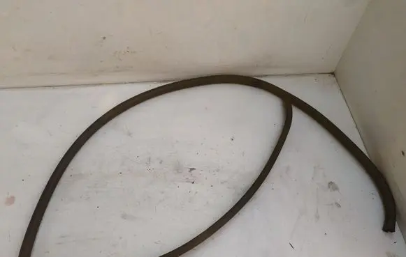Toyota Avensis T250 Front door rubber seal