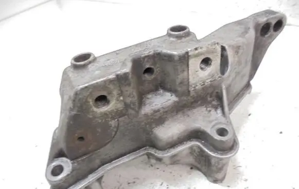 Volkswagen Golf IV Engine mounting bracket 036199275E