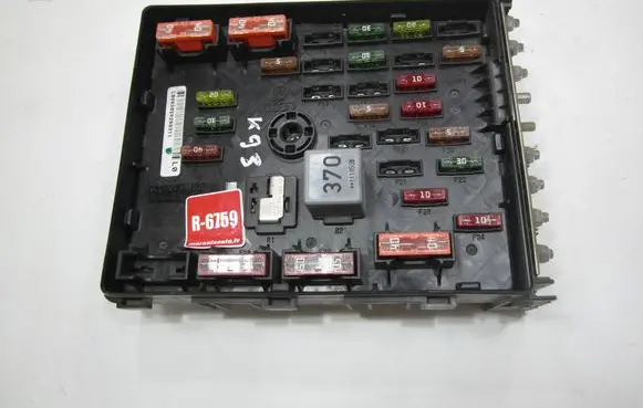 Volkswagen PASSAT B7 Fuse module 3C0937125 63592777