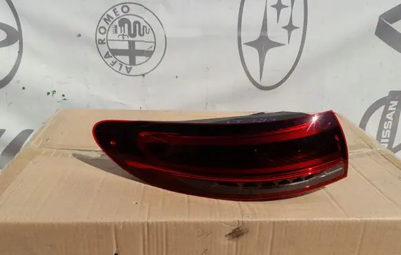 Mercedes-Benz EQC Rear/tail lights