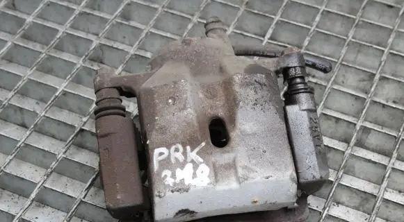 Lexus CT 200H Front brake caliper