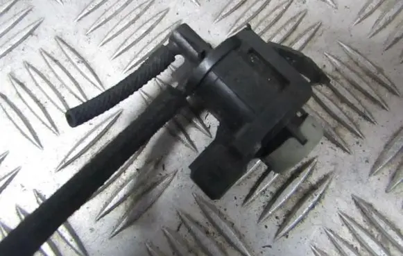 Audi A4 S4 B6 8E 8H Turbo solenoid valve 1j0906283a