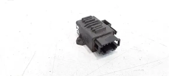 Volkswagen PASSAT B6 Seat heating relay 1Z0959772