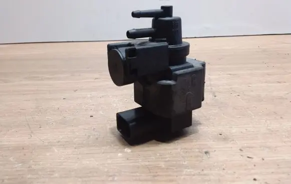 Audi A6 S6 C6 4F Turbo solenoid valve 055906628B
