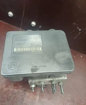 Volkswagen Touran I ABS Pump 1K0907379D 00009322D0 10096003433