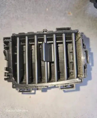 Peugeot Expert Dash center air vent grill GEO038445 M0U021620