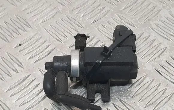 Volkswagen Golf IV Turbo solenoid valve 1J0906627