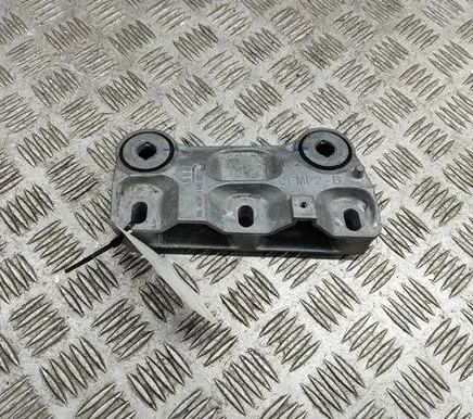 Peugeot 3008 III Engine mounting bracket 9840714680