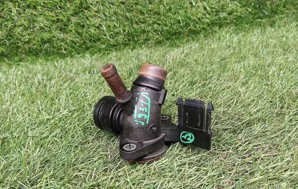 Audi A4 S4 B8 8K Engine coolant pipe/hose 06H121132H