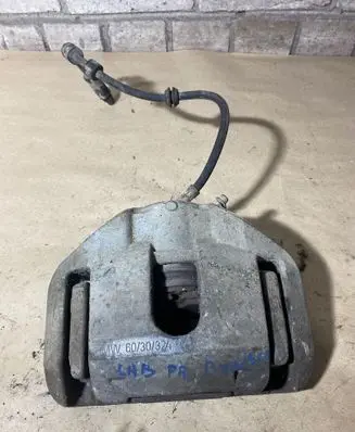 BMW 5 E60 E61 Front brake caliper 6030324