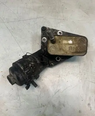 Opel Zafira B Engine oil radiator 5989070231