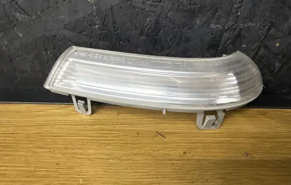 Volkswagen PASSAT B5.5 Mirror indicator light 1K0949102