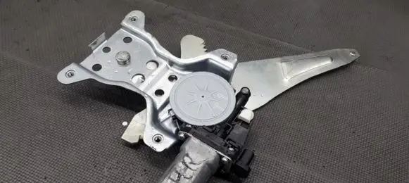Suzuki SX4 Rear window lifting mechanism without motor
